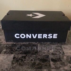 Converse tennis shoes